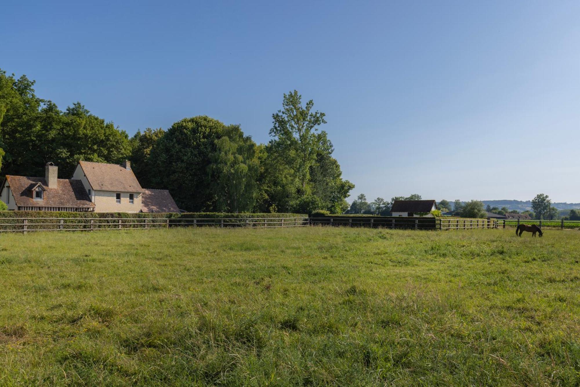 Maison "Jardin Gaillard" Bieville-en-Auge Exteriör bild
